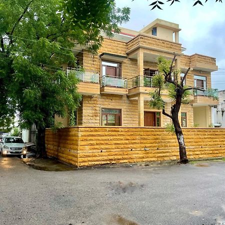 Villa Karni Nivvas - Luxury Redefined à Udaipur Extérieur photo
