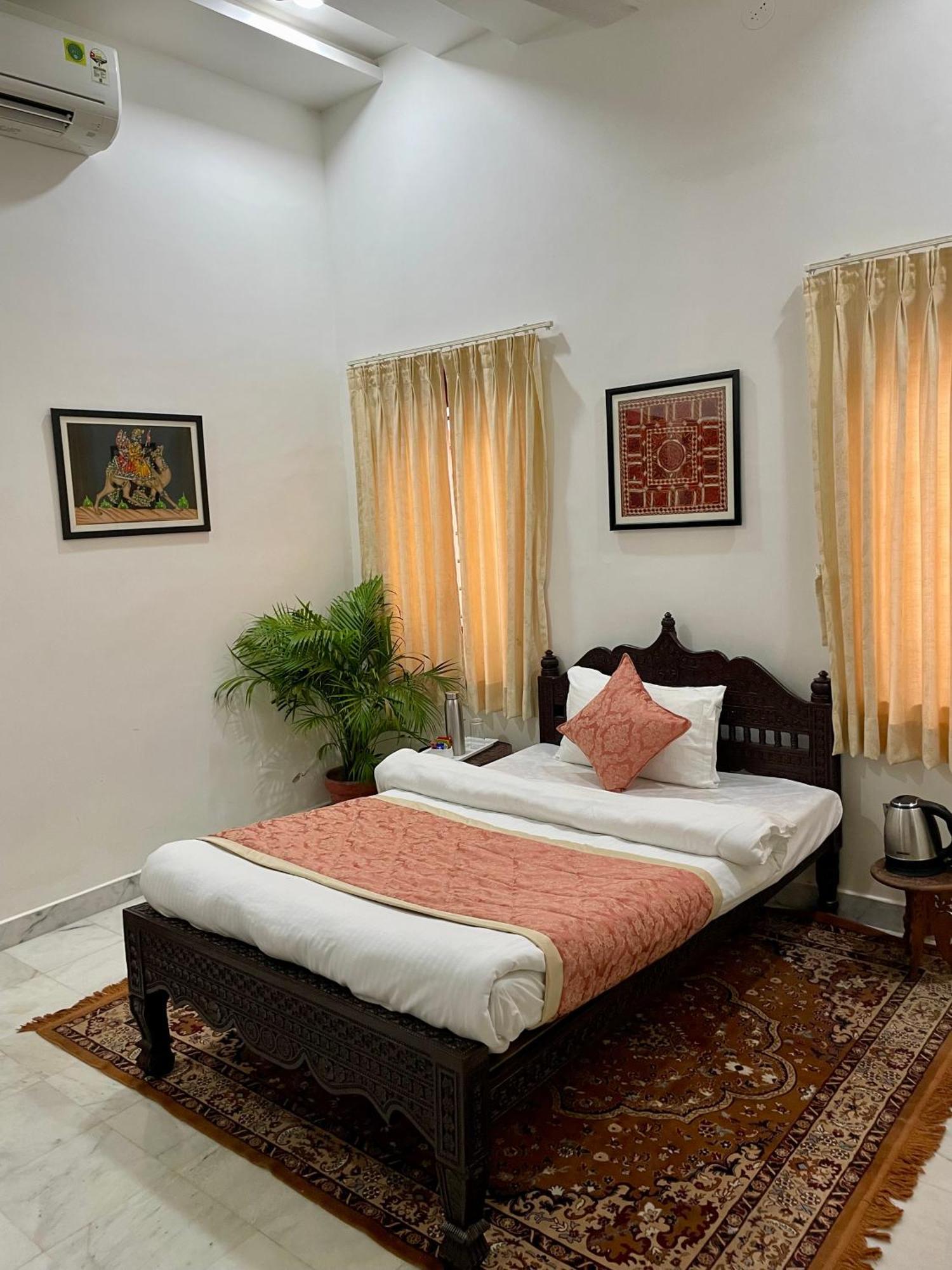 Villa Karni Nivvas - Luxury Redefined à Udaipur Extérieur photo