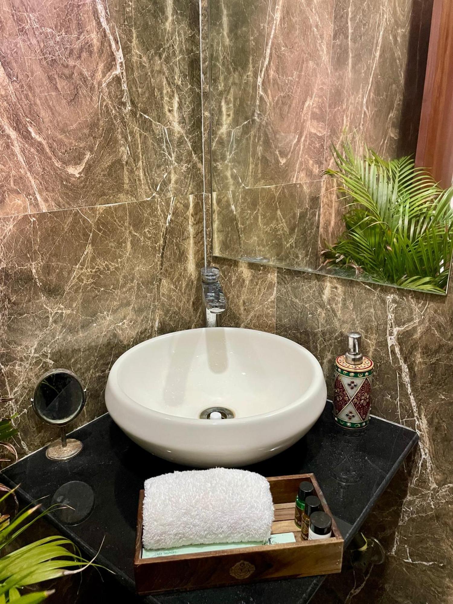 Villa Karni Nivvas - Luxury Redefined à Udaipur Extérieur photo