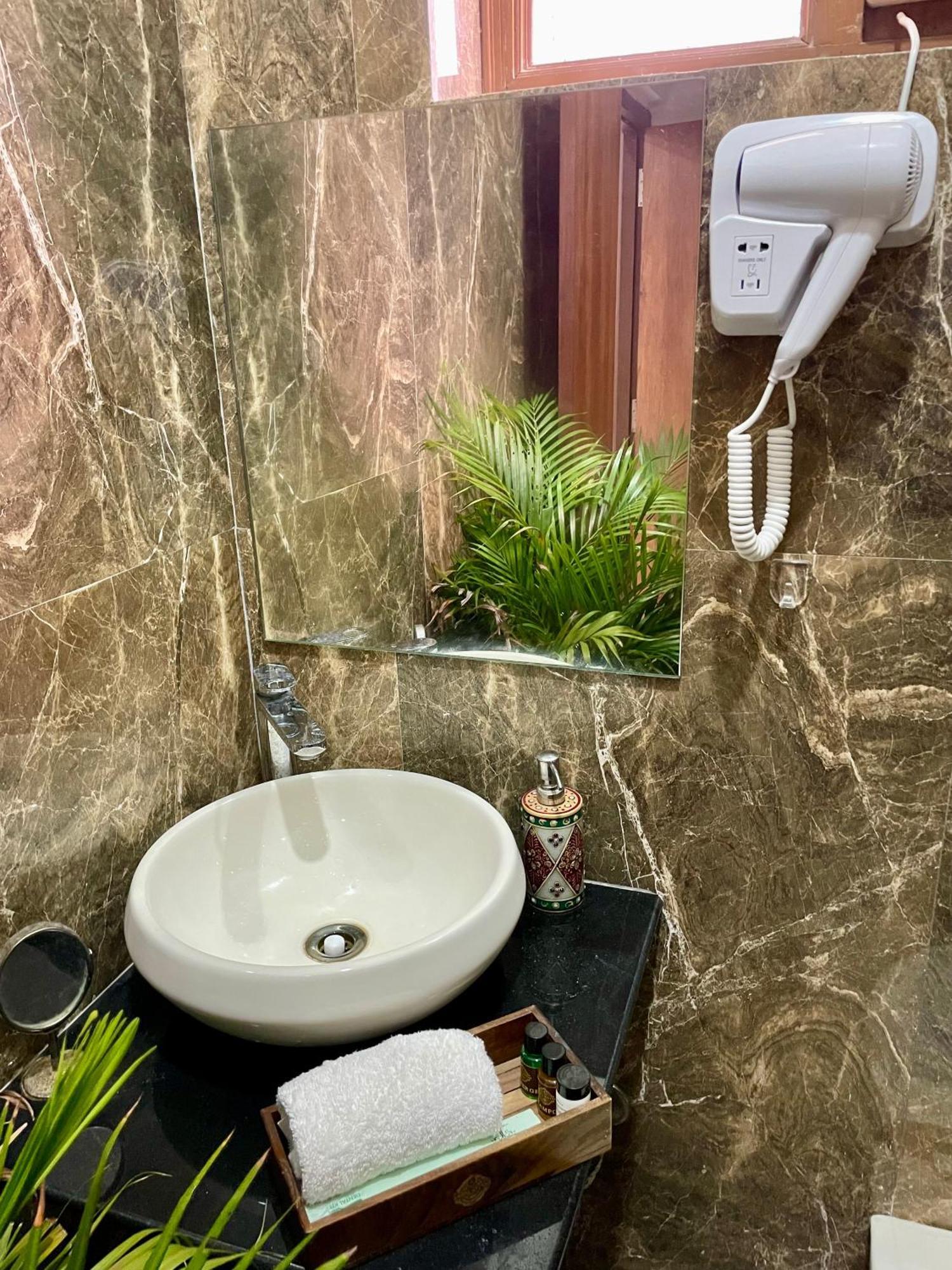Villa Karni Nivvas - Luxury Redefined à Udaipur Extérieur photo